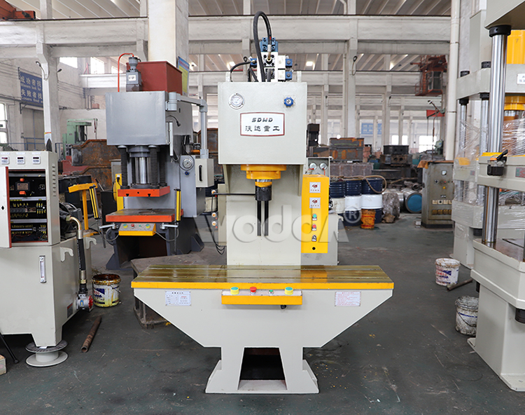 40噸單臂液壓(ya)機