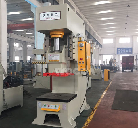 單(dān)臂液壓(ya)沖床