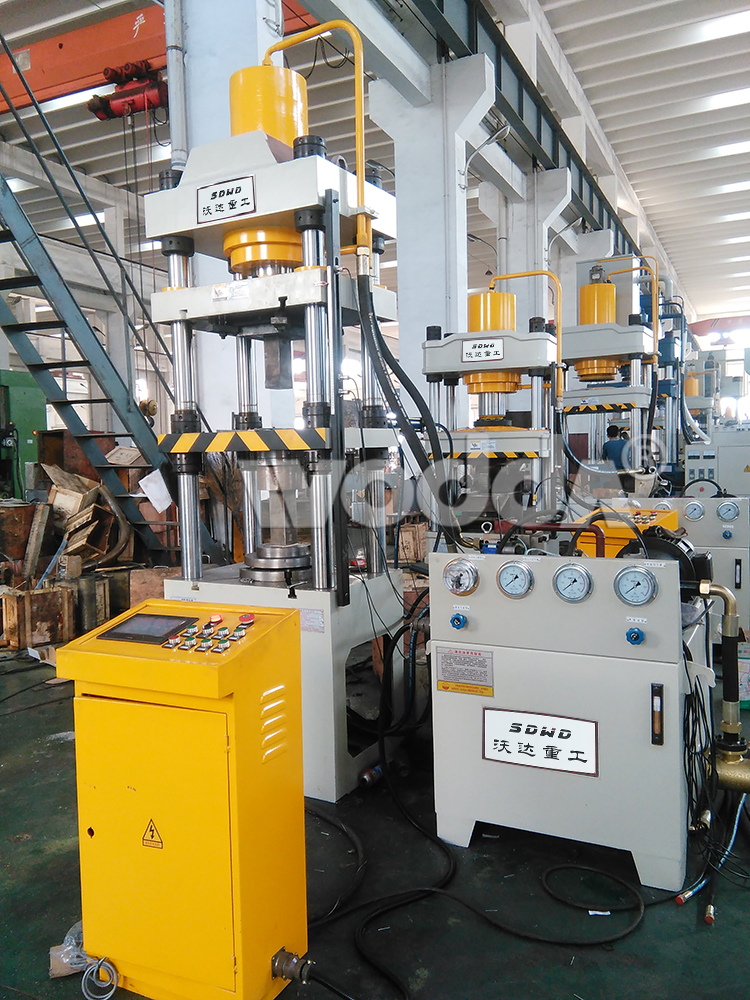 四梁四柱(zhu)液壓機