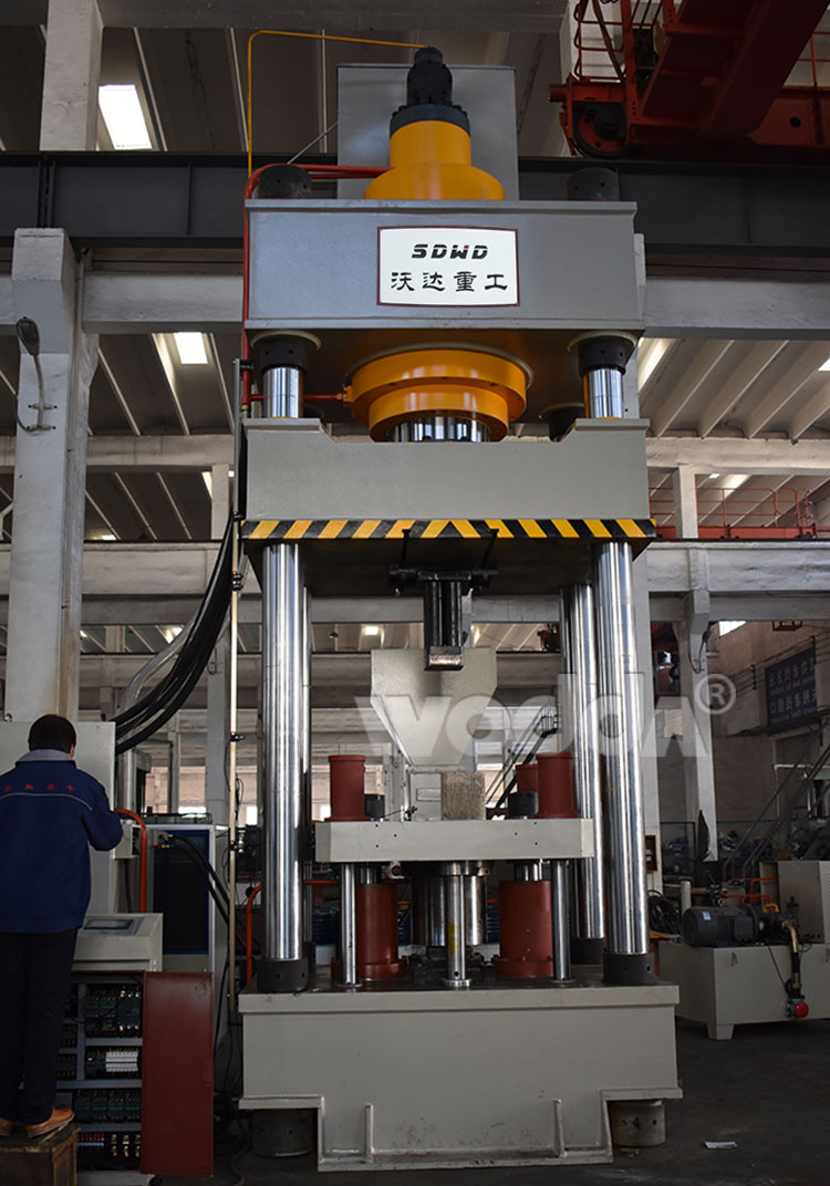 800噸(dūn)飼料磚(zhuan)塊機