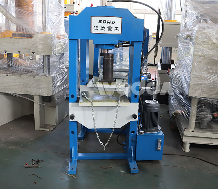 150t龍門(men)式液壓機