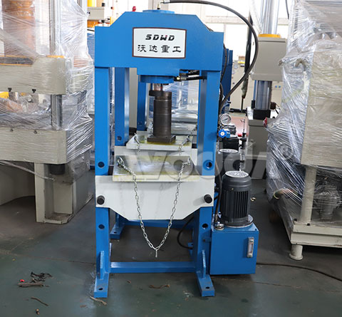 150T龍門液壓(yā)機