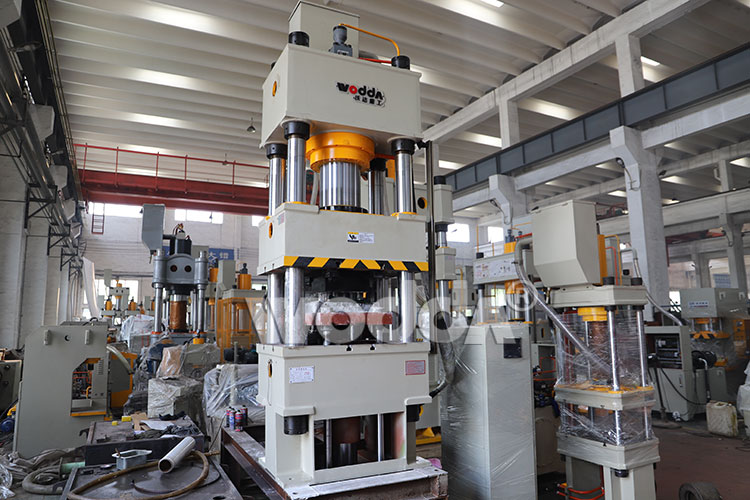 四梁(liáng)四柱液壓(yā)機參數