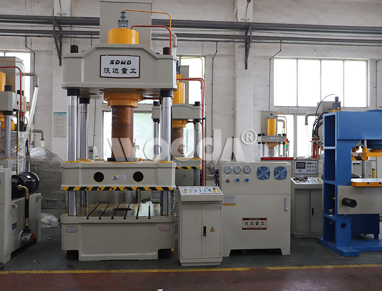 三梁四柱單(dan)杠液壓機