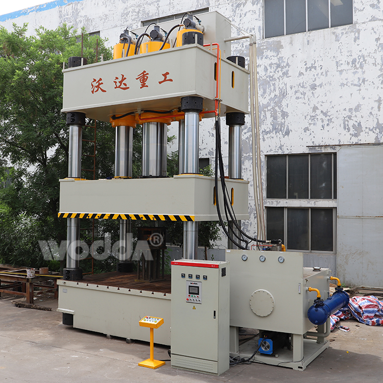 三梁四柱(zhu)液壓機