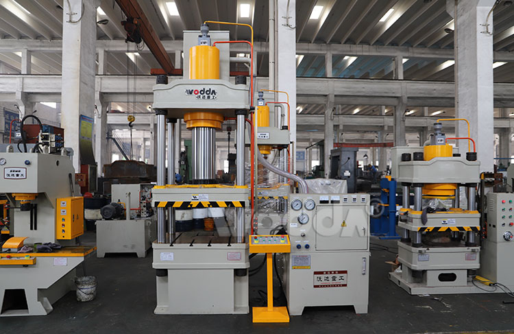 200噸四柱液壓(yā)機