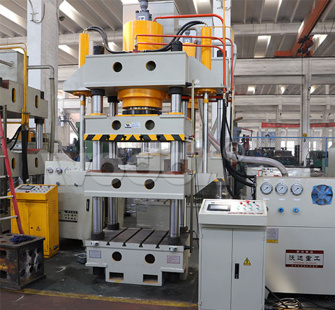 500噸四梁(liáng)四柱液壓(ya)機