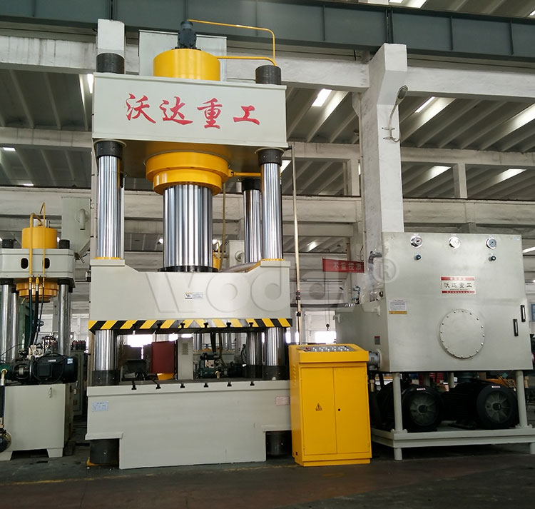 四柱三(sān)梁液壓(ya)機