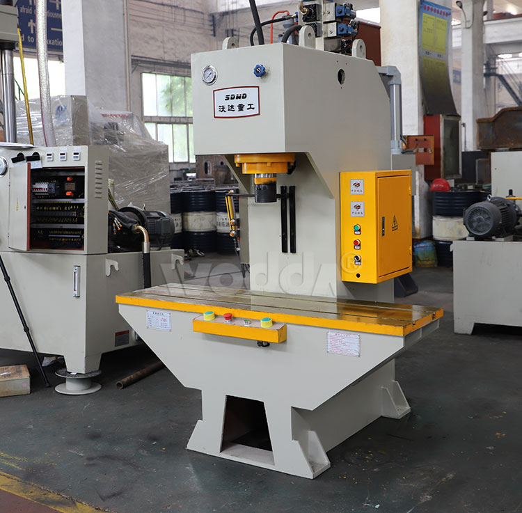 100噸(dūn)單柱液壓(ya)機