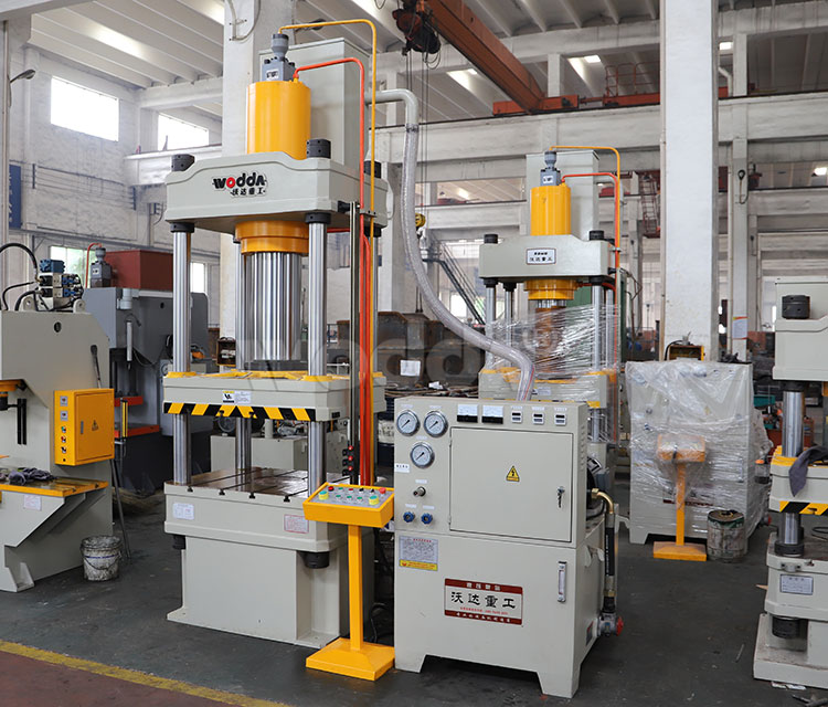 200T四柱三梁液壓(yā)機