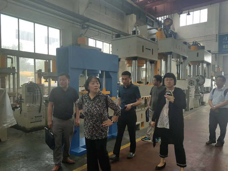 中國機(jī)床工業聯合會(hui)李冬茹副秘書(shu)長來沃達重工(gōng)考察