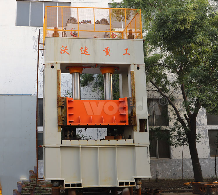 框式液(ye)壓機産品實拍(pai)