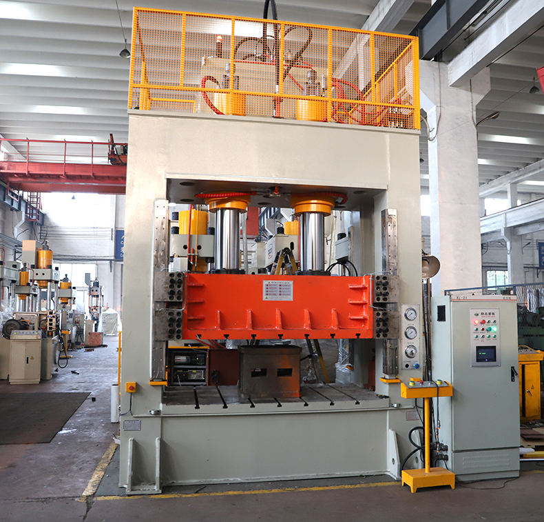 建築隔(gé)溫新型材(cái)料成型機(ji)