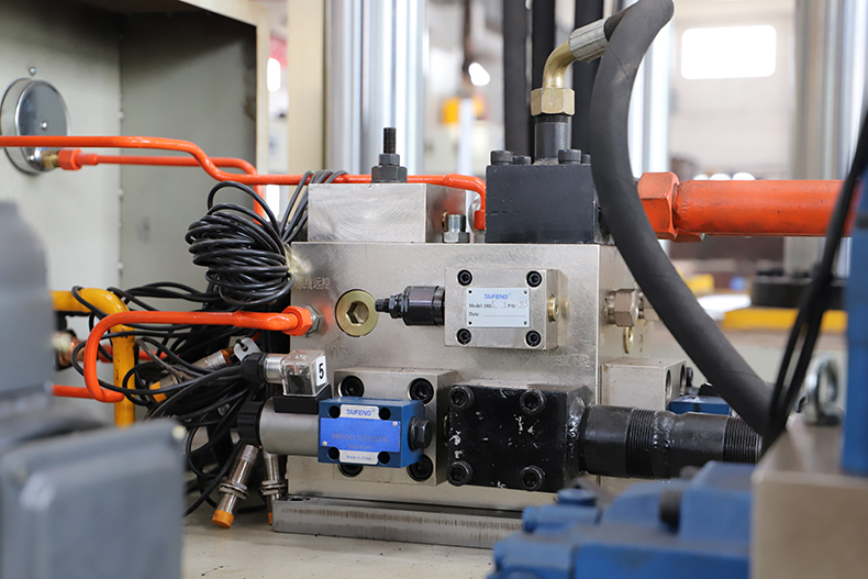 電動車(chē)擋風闆液壓機(ji)油泵