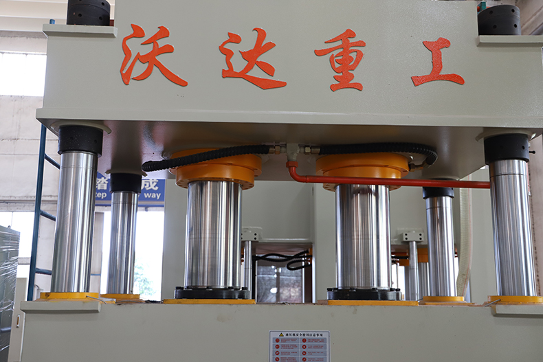 四柱液壓(yā)機細節