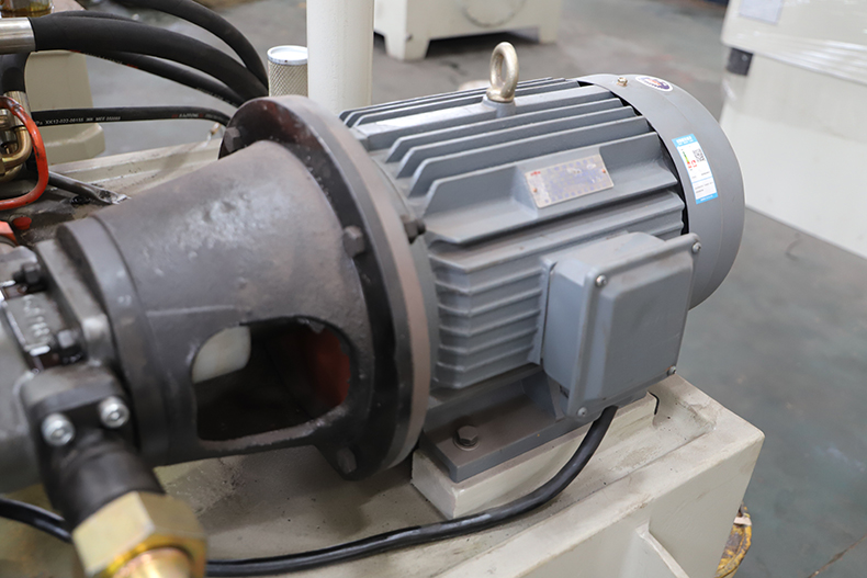 密胺(an)餐具熱壓成型液(yè)壓機