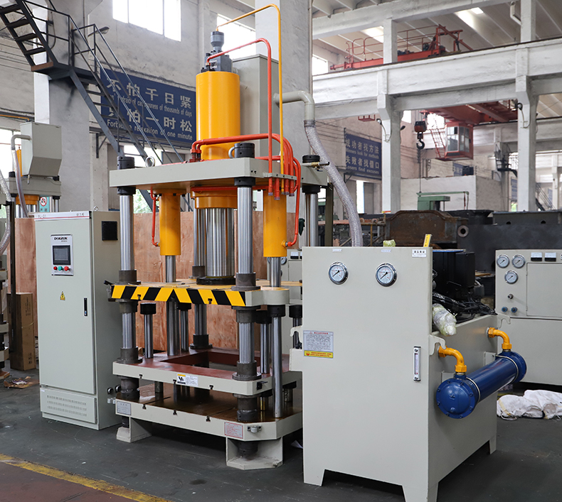 電磁爐(lú)隔熱圈(quān)液壓機(ji)