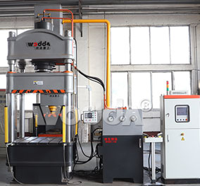 200噸三(sān)梁四柱(zhù)液壓機(ji)