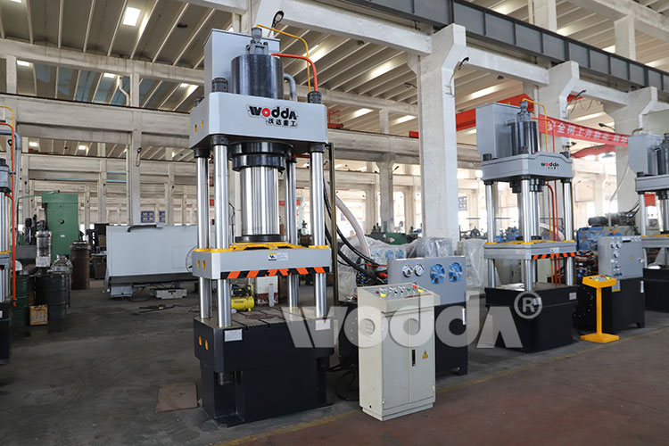 315噸三梁四柱(zhù)液壓機