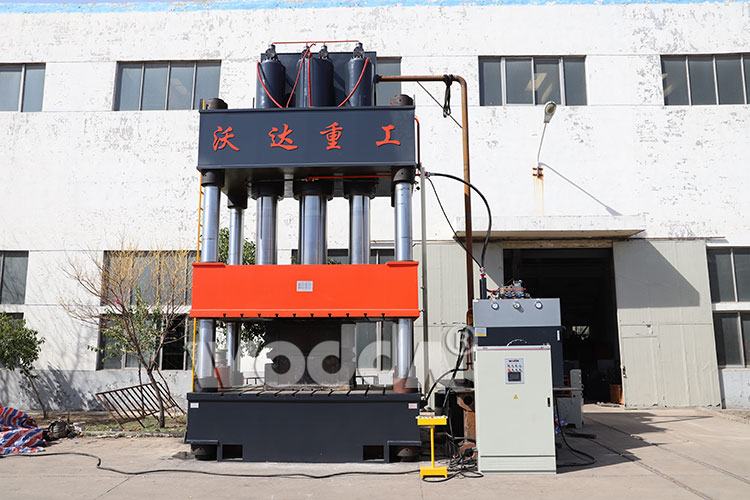 1800T三梁四(sì)柱液壓機(jī)