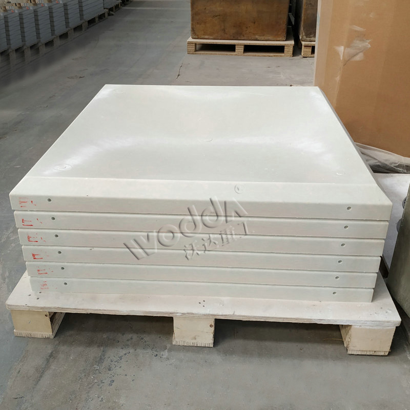 800噸(dun)玻璃鋼水箱闆(pǎn)液壓機