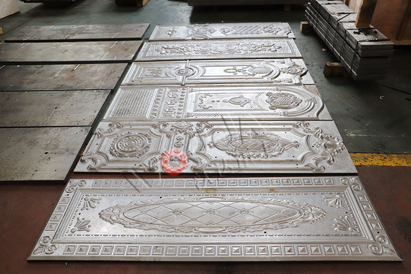 鋼木(mù)門壓花機