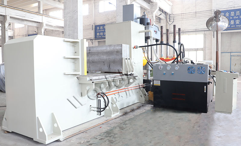 500噸卧式(shì)單柱液壓機