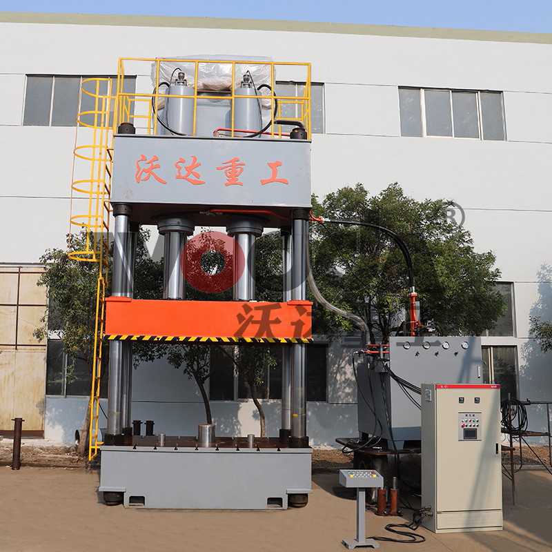 四柱(zhu)油壓機(ji)