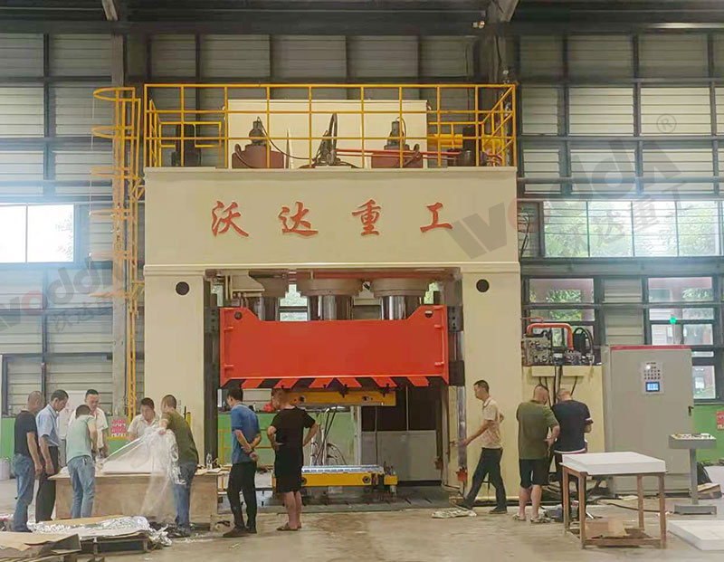 玻璃(lí)鋼模壓冷卻塔成(chéng)型液壓機