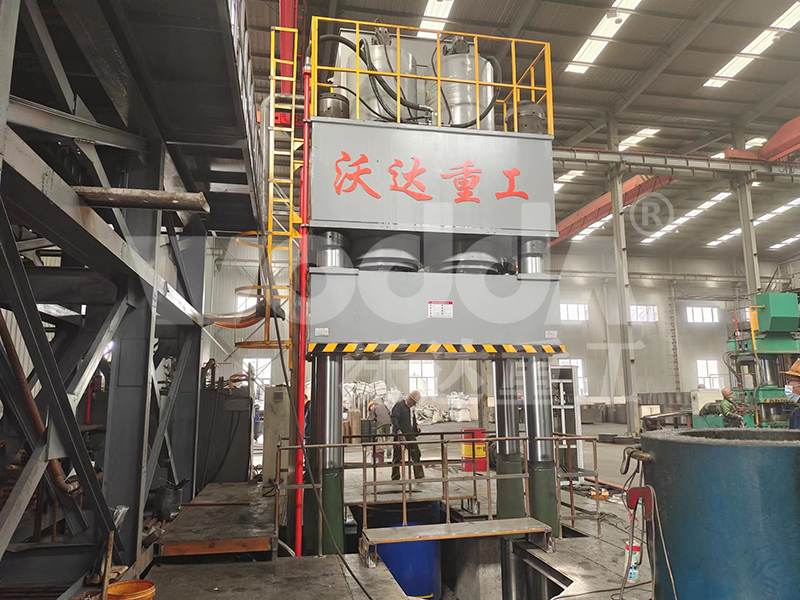 石(shi)墨坩埚液(yè)壓機