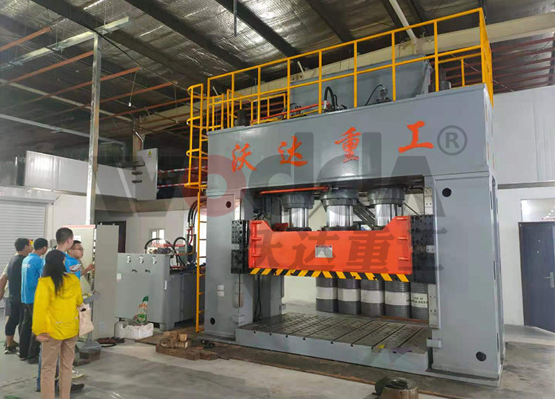 1000框(kuang)架式拉伸液壓(ya)機