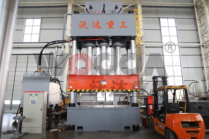 玻璃鋼(gāng)汽車防撞梁模壓(yā)液壓機