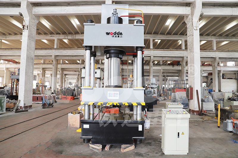 315噸四柱(zhù)液壓機價格(gé)