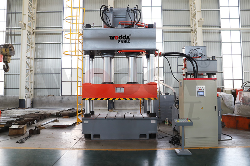 四(si)柱液壓機價(jià)格越貴質量(liang)越好麼