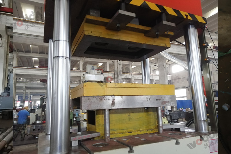 不鏽鋼托盤拉(lā)伸液壓機