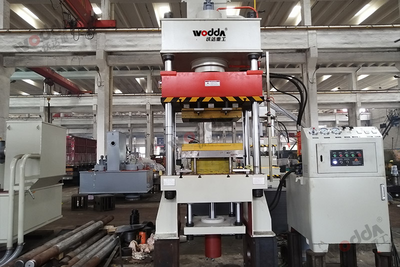 不鏽鋼托(tuo)盤拉伸液壓機(jī)