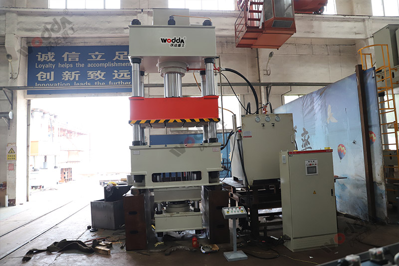 630噸(dūn)拉伸液壓(yā)機