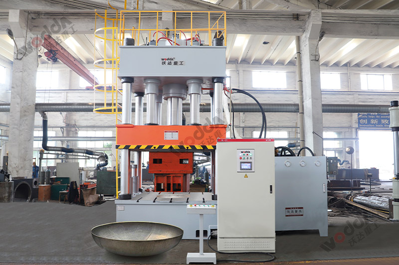 快速(sù)封頭液壓機(jī)_1000噸封頭拉伸(shen)機