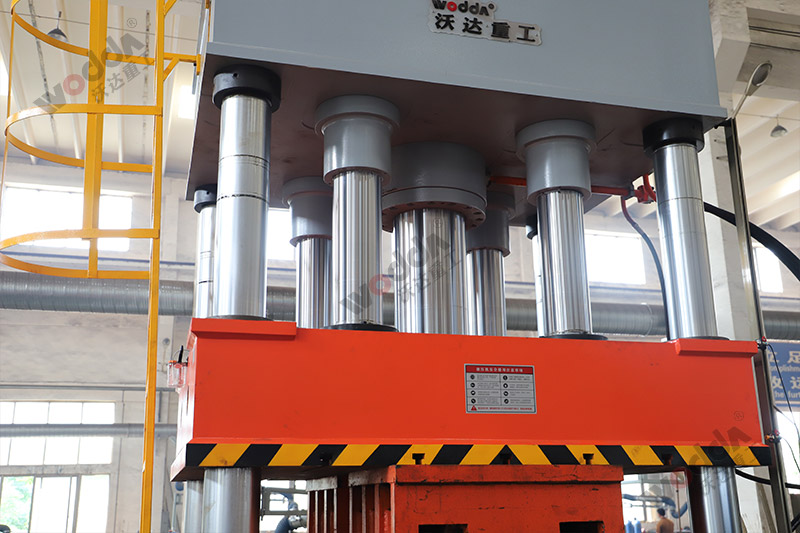 快速封(feng)頭液壓機_1000噸(dūn)封頭拉伸機(jī)