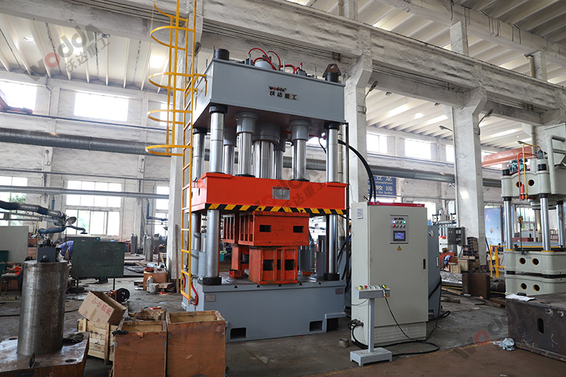 快(kuài)速封頭液壓(yā)機_1000噸封頭拉(la)伸機