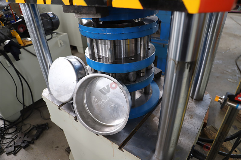 100噸電機(jī)端蓋拉(lā)伸液壓(yā)機_100T四柱(zhù)拉伸液(ye)壓機