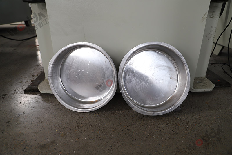 電(dian)機端蓋(gài)樣品