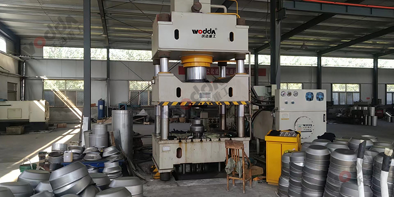 不鏽(xiù)鋼封頭(tóu)拉伸液(yè)壓機