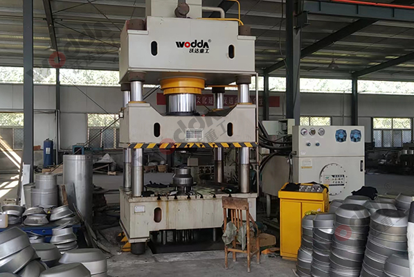 500噸不鏽鋼封頭(tóu)拉伸液壓機