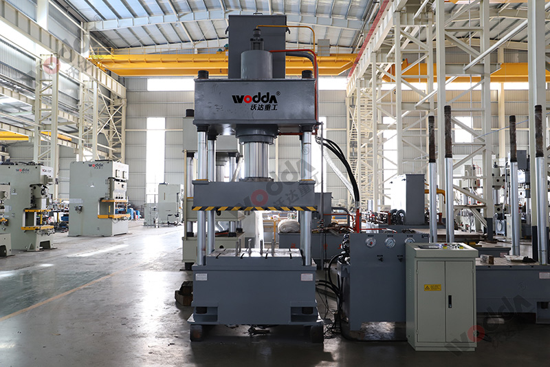 250噸(dun)拉伸機