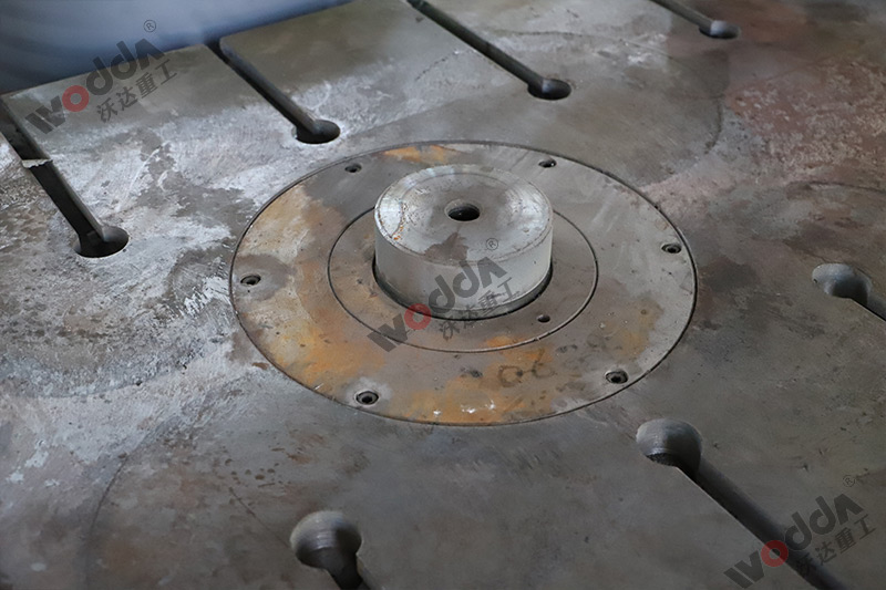 630噸(dun)拉伸液壓機下頂(ding)缸