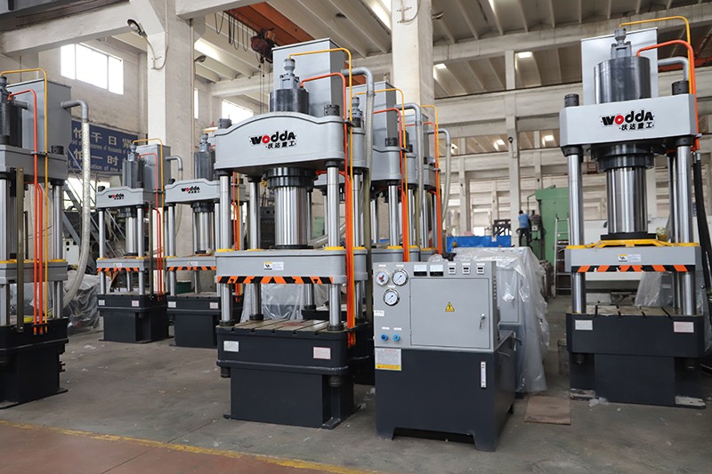 200噸汽(qì)車配件拉(la)伸液壓機(jī)