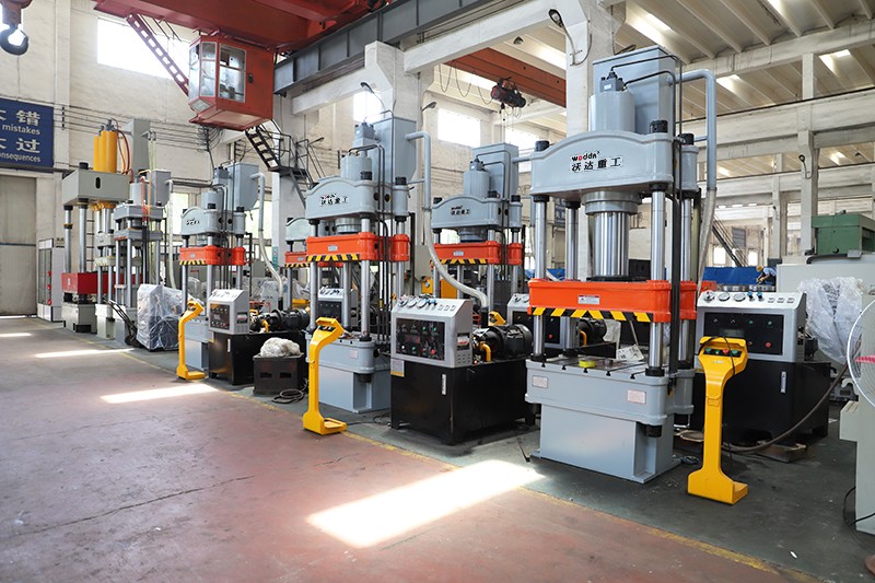 200噸汽(qi)車配件拉(la)伸液壓機(ji)