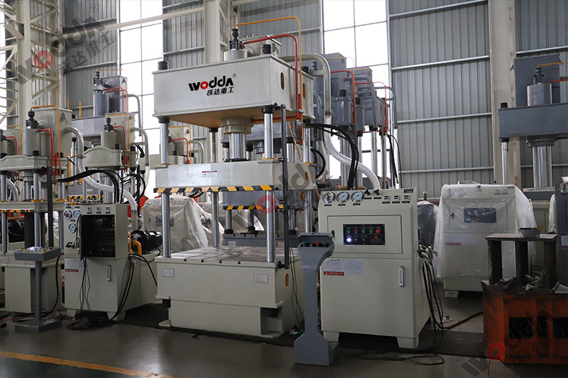 100噸薄闆(pan)拉伸液壓(ya)機