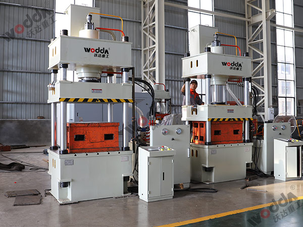 200噸四柱(zhù)拉伸液壓(yā)機